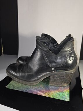 Børn "Kerri" Black Leather Ankle Booties Born Sz 8/39 Comfortable Boots Zipper